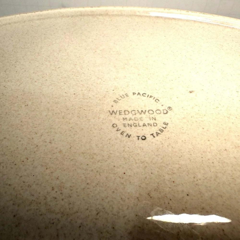 Wedgwood Blue Pacific Oval Covered Casserole 10.5 In 2.5 QT.